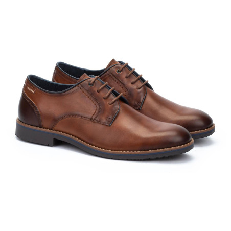 Chaussures à lacets...